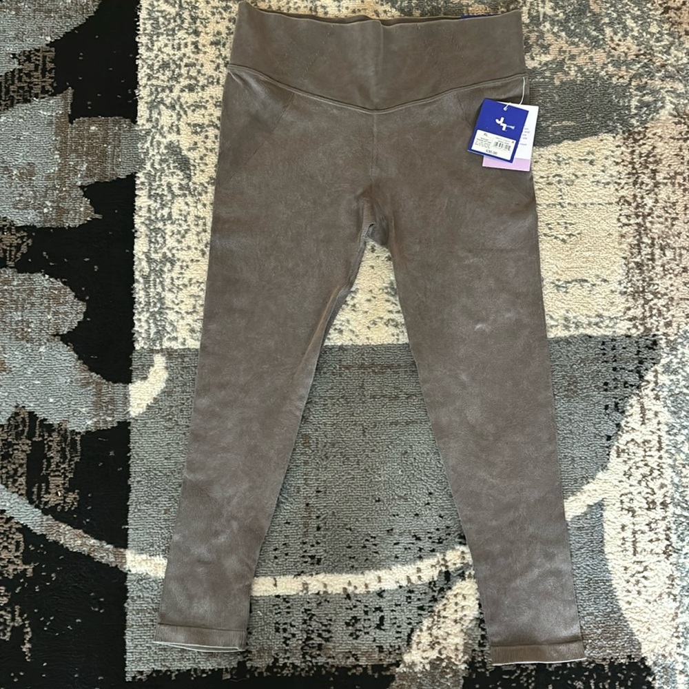 7/8 Length high-rise legging stretches with you flexible knit comfort